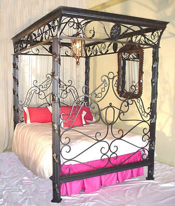 canopy bed